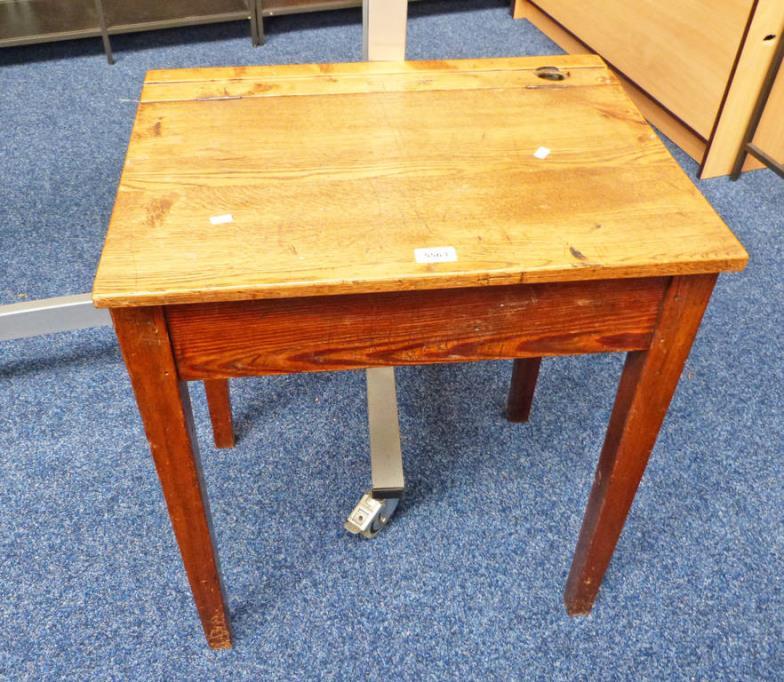 Taylors Auctions 20th Century Oak Childs Desk On Square Tapered