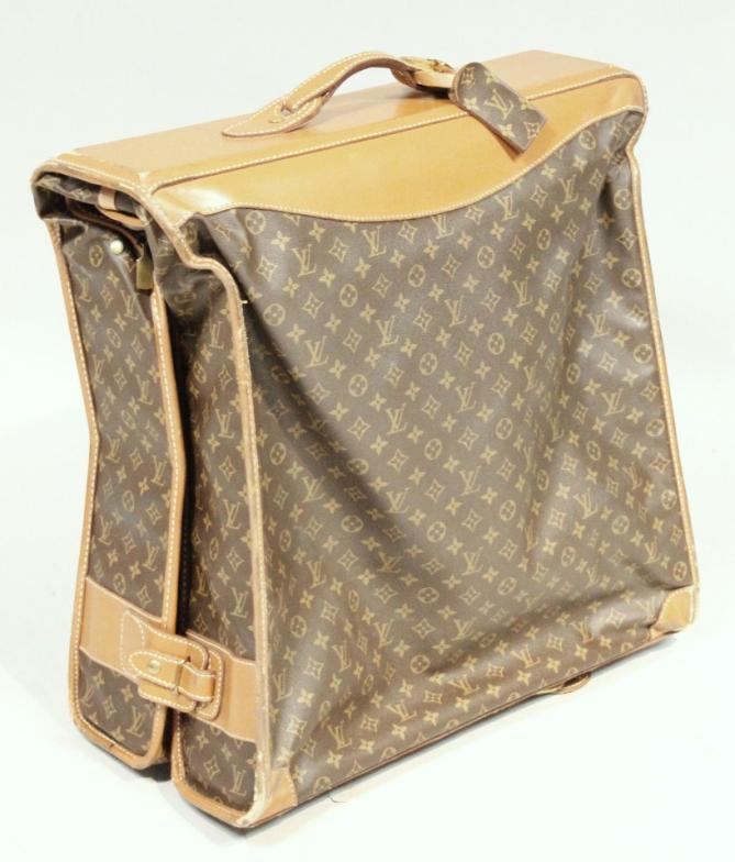 louis vuitton suit holder